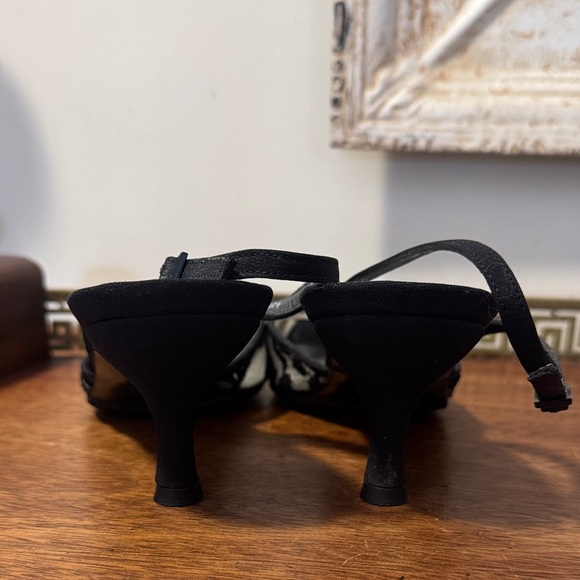 Stuart Weitzman Black Lace Slingback Heels - Picture 5 of 11